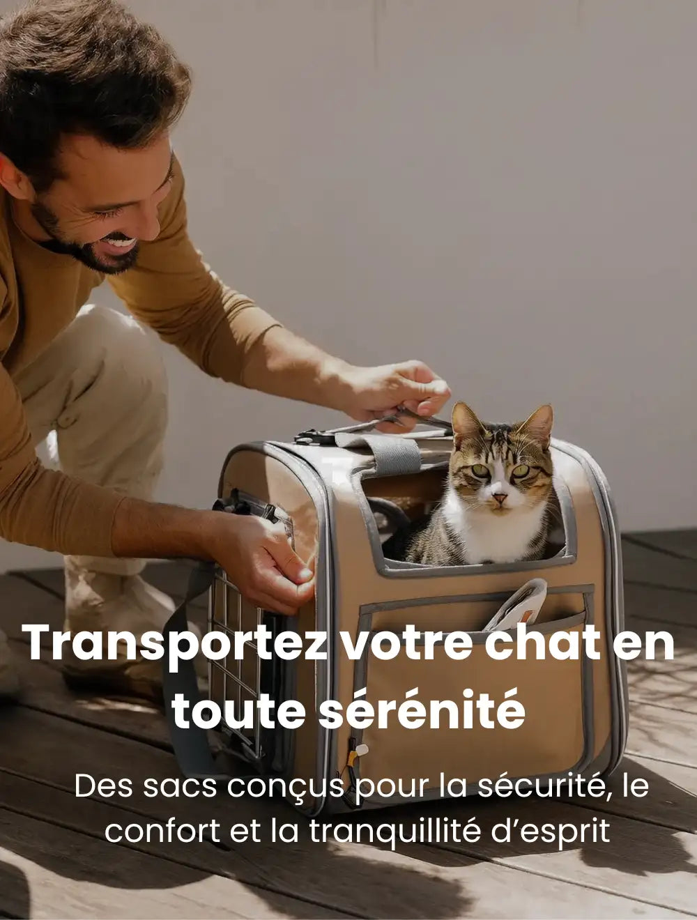 Sac de transport pour chat avec accents gris et noir, design en tissu durable pour le transport d'animaux.